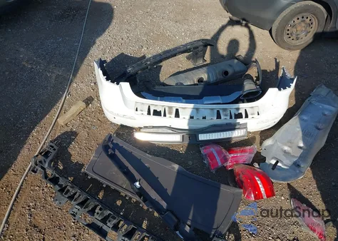 2018 Mercedes-Benz Gls 450 4Matic z USA, uszkodzony, nr VIN 4JGDF6EE6JB076816